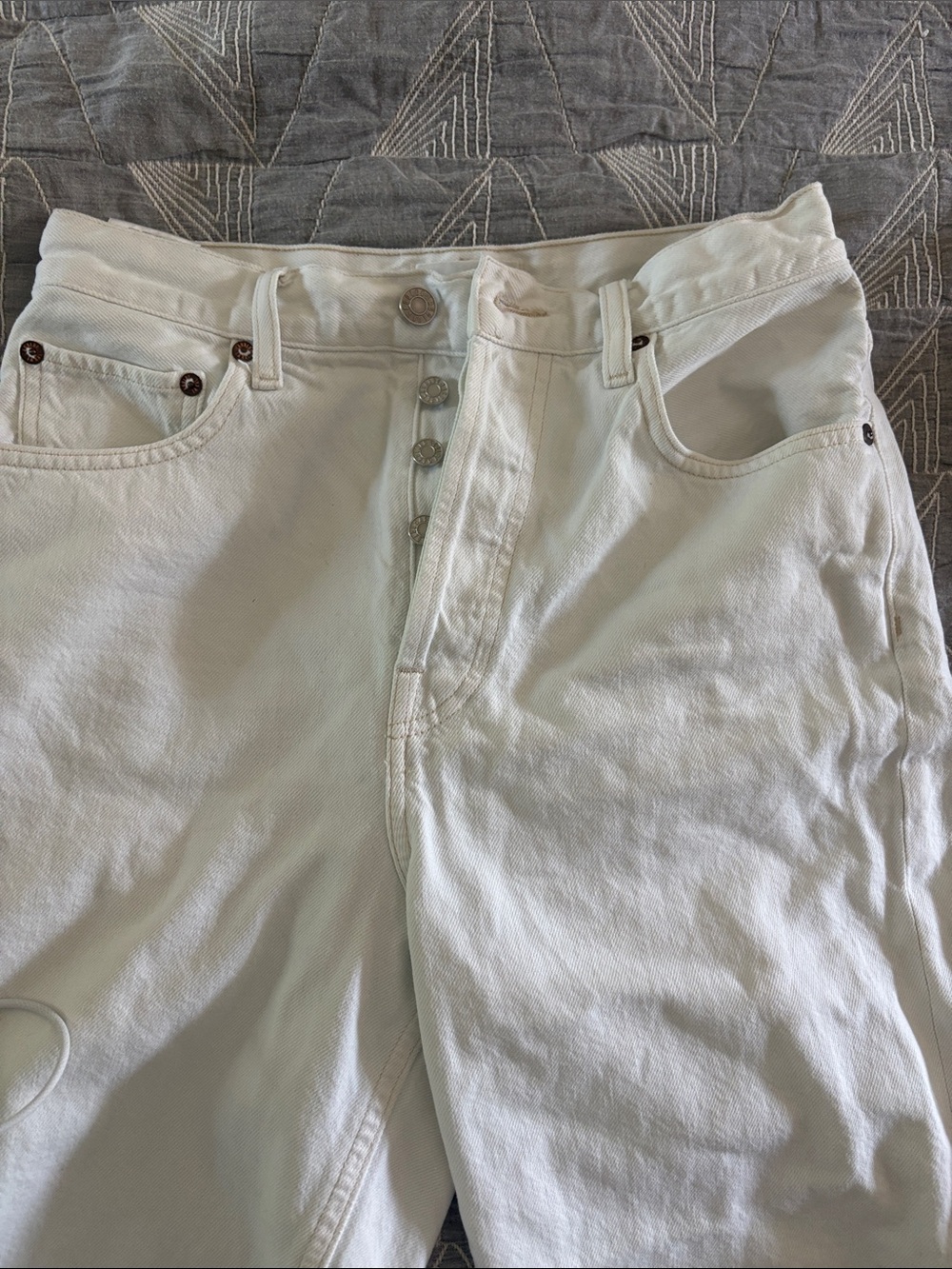 Agolde White High-Rise Cutoff Denim Shorts - Picture 4 of 5